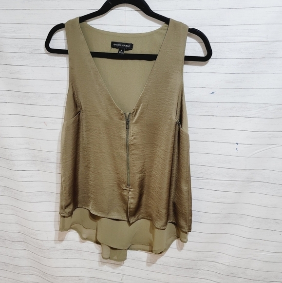 BANANA REPUBLIC OLIVE GREEN SLEEVELESS BLOUSE W ZIPPER DETAIL, SZ SMALL - Picture 2 of 9